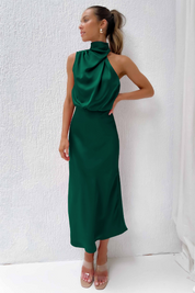 Claudiara | Elegantes Midikleid mit asymmetrischem Rundhalsausschnitt